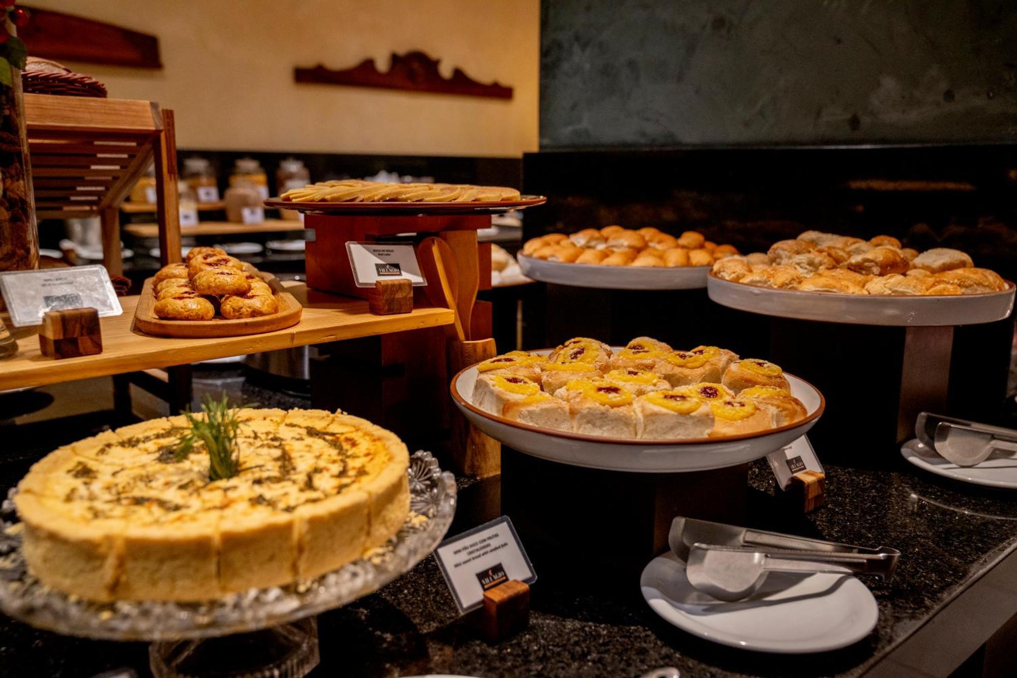 Hotel Luzeiros ريسيفي المظهر الخارجي الصورة A selection of cakes and pastries