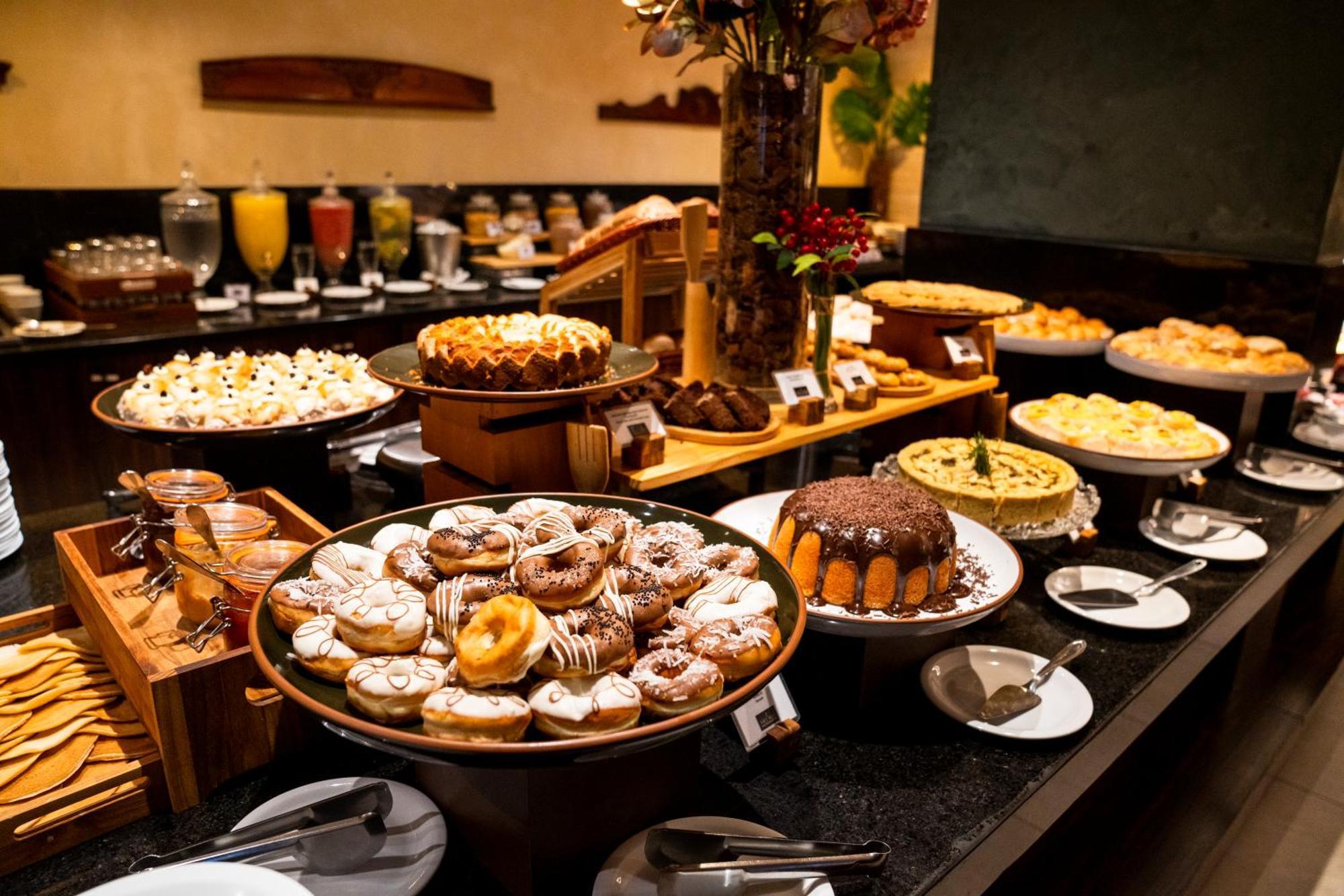 Hotel Luzeiros ريسيفي المظهر الخارجي الصورة A dessert buffet