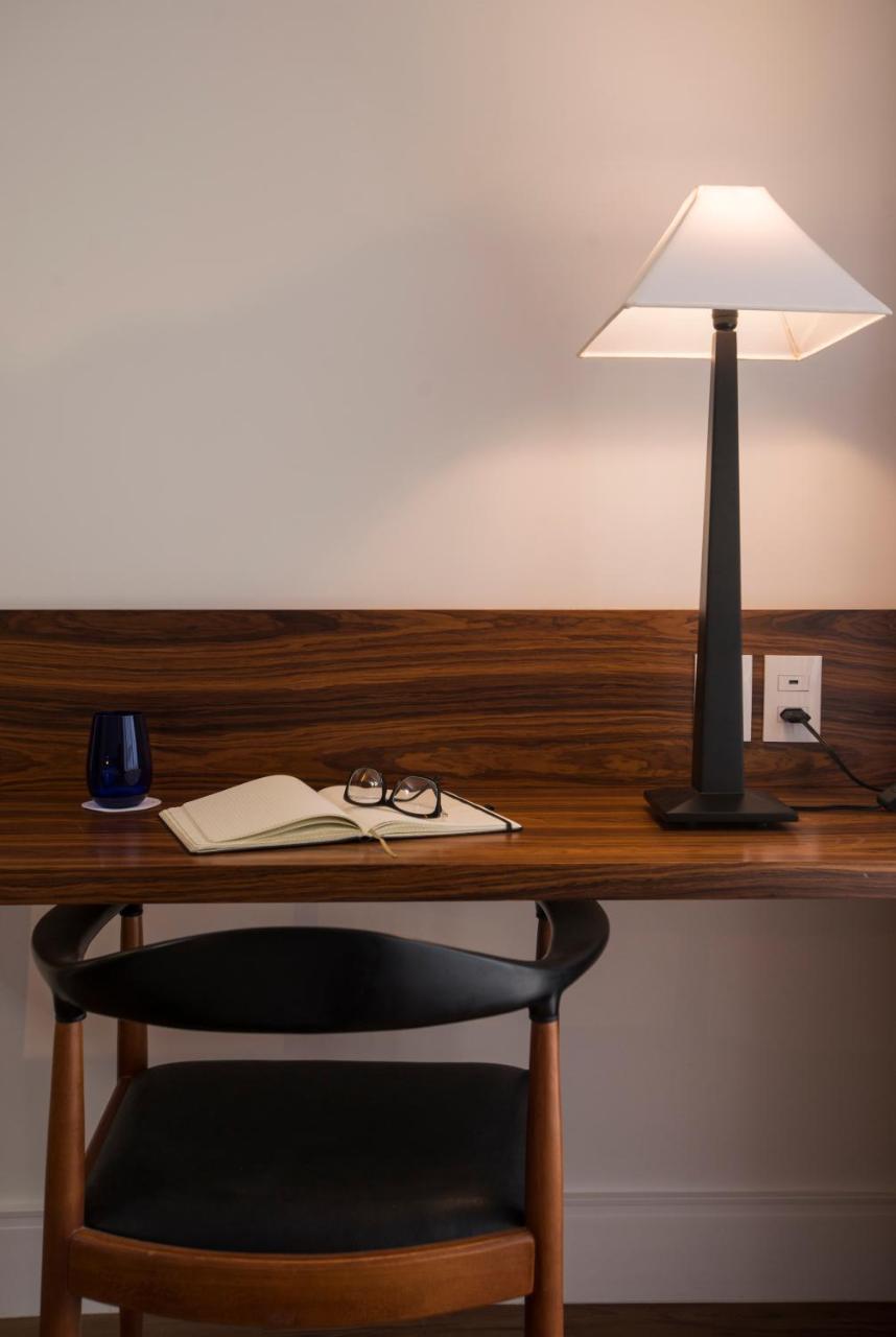 Hotel Luzeiros ريسيفي المظهر الخارجي الصورة A lamp on a desk